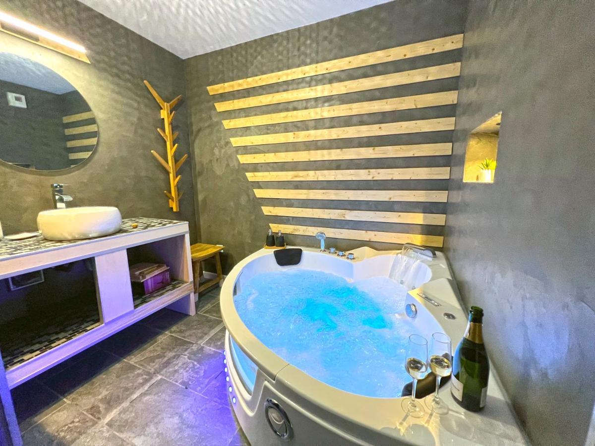 Maison en pierre jacuzzi a 500m de l'ain 3ch 8p Poncin Esterno foto